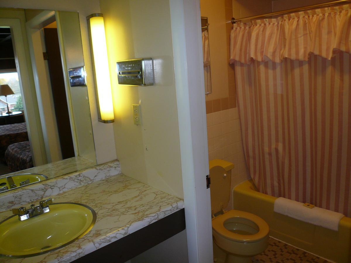 Spring Fountain Motel Bucksport Luaran gambar